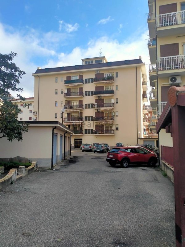 appartamento in vendita a Lamezia Terme in zona Nicastro