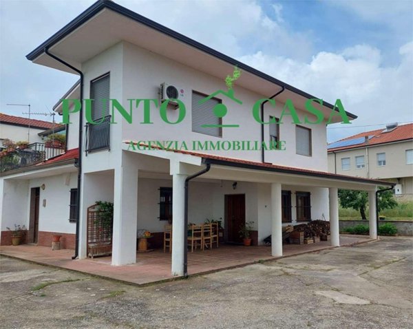 casa indipendente in vendita a Lamezia Terme in zona Sambiase