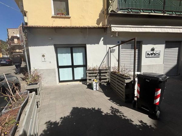 negozio in vendita a Lamezia Terme in zona Nicastro