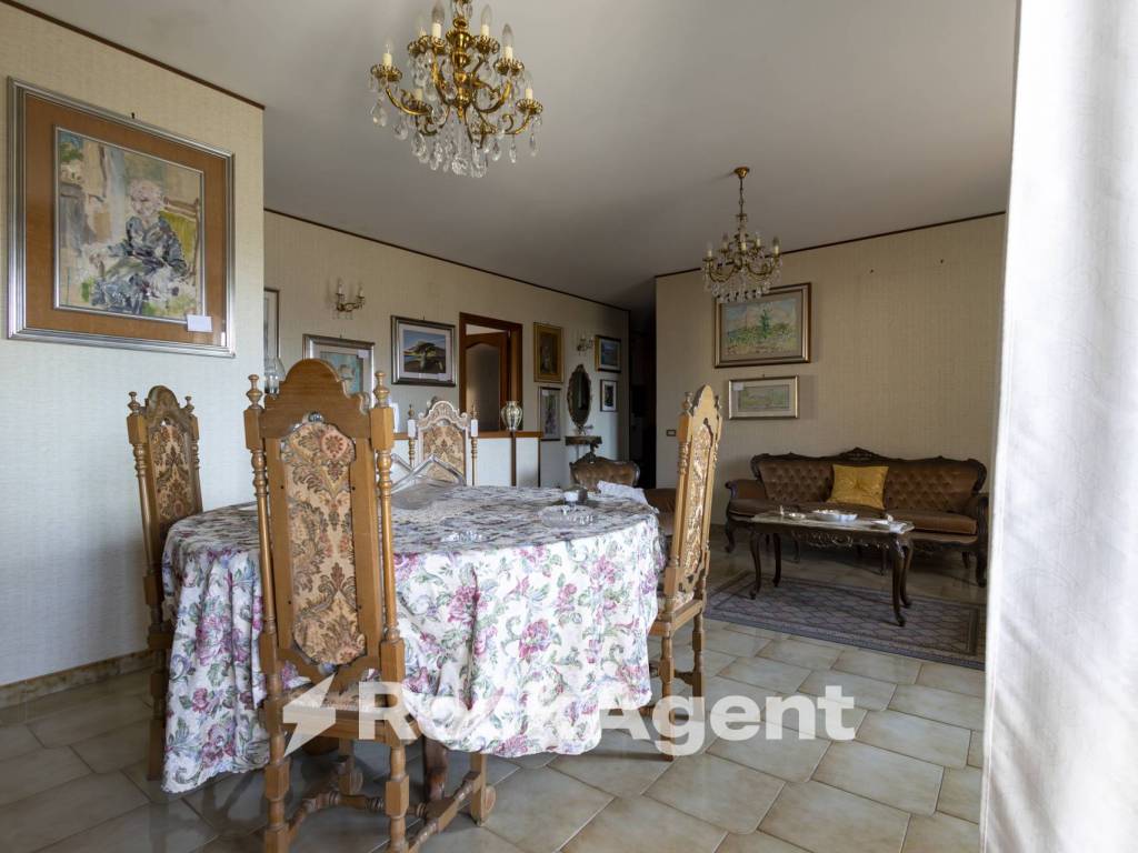 appartamento in vendita a Lamezia Terme in zona Nicastro