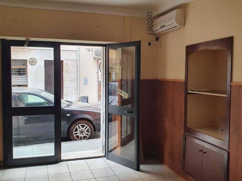 negozio in vendita a Lamezia Terme in zona Nicastro