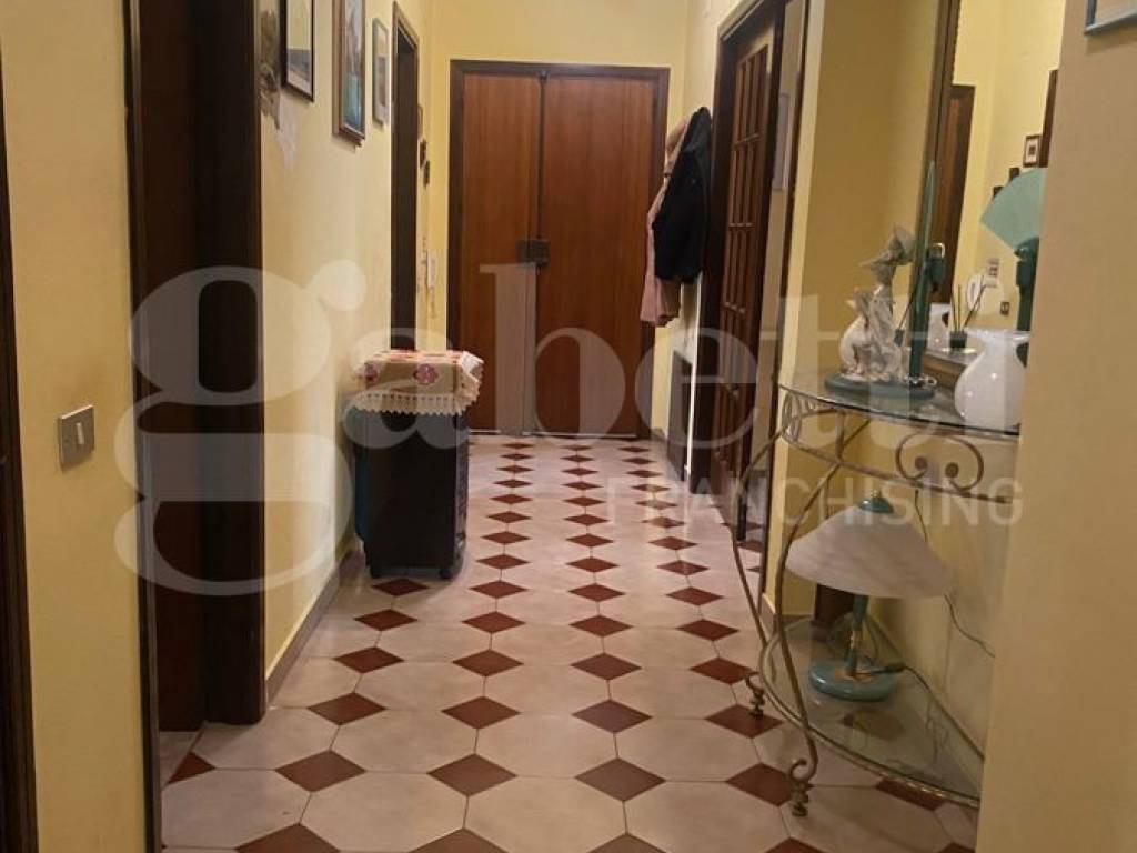 appartamento in vendita a Lamezia Terme in zona Sambiase