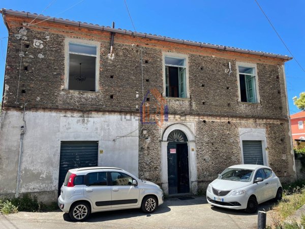 appartamento in vendita a Lamezia Terme in zona Nicastro