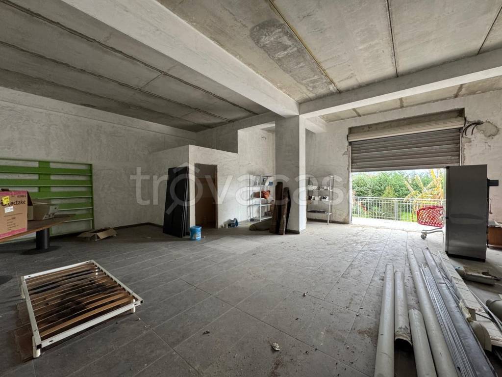negozio in vendita a Lamezia Terme