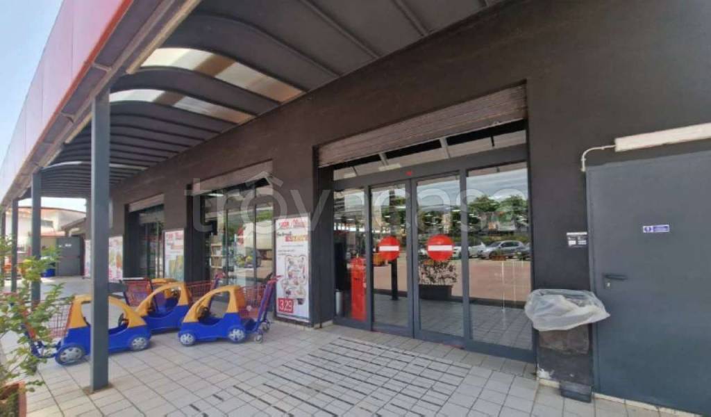 locale commerciale in vendita a Lamezia Terme
