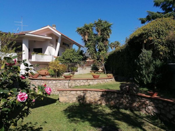 casa indipendente in vendita a Lamezia Terme in zona Magolà