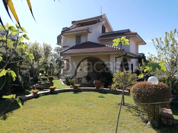 casa indipendente in vendita a Lamezia Terme in zona Magolà