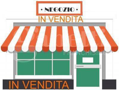 locale commerciale in vendita a Lamezia Terme in zona Nicastro