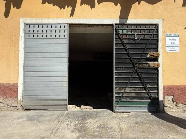 locale commerciale in vendita a Lamezia Terme in zona Nicastro
