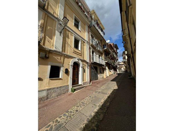 appartamento in vendita a Lamezia Terme in zona Nicastro