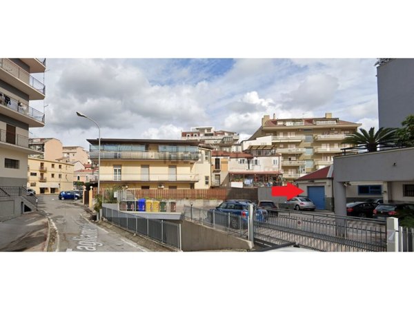 locale commerciale in vendita a Lamezia Terme