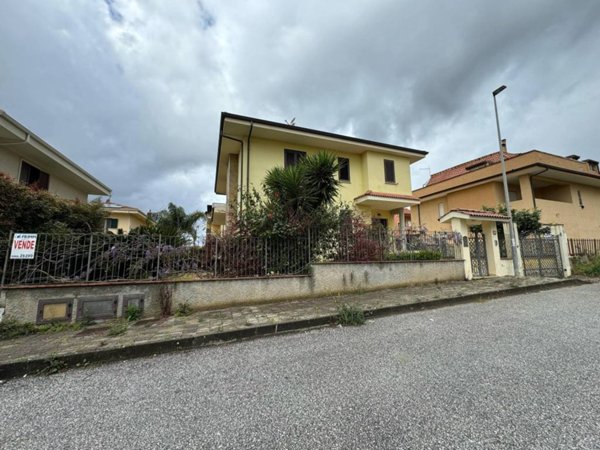 casa indipendente in vendita a Lamezia Terme in zona Nicastro