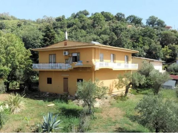 casa indipendente in vendita a Lamezia Terme in zona Sambiase