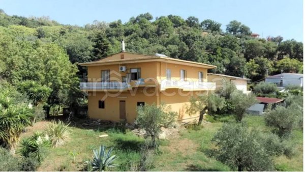 casa indipendente in vendita a Lamezia Terme