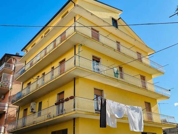 appartamento in vendita a Lamezia Terme in zona Sambiase