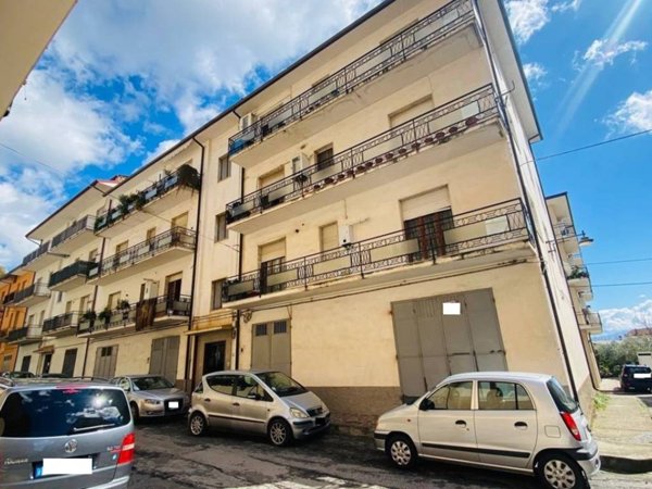 appartamento in vendita a Lamezia Terme in zona Sambiase