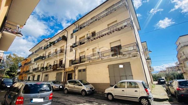 appartamento in vendita a Lamezia Terme in zona Sambiase