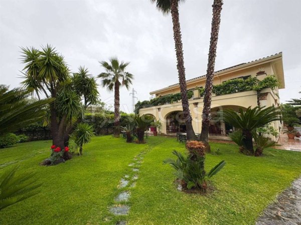 casa indipendente in vendita a Lamezia Terme