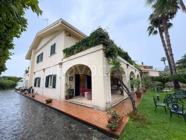 casa indipendente in vendita a Lamezia Terme