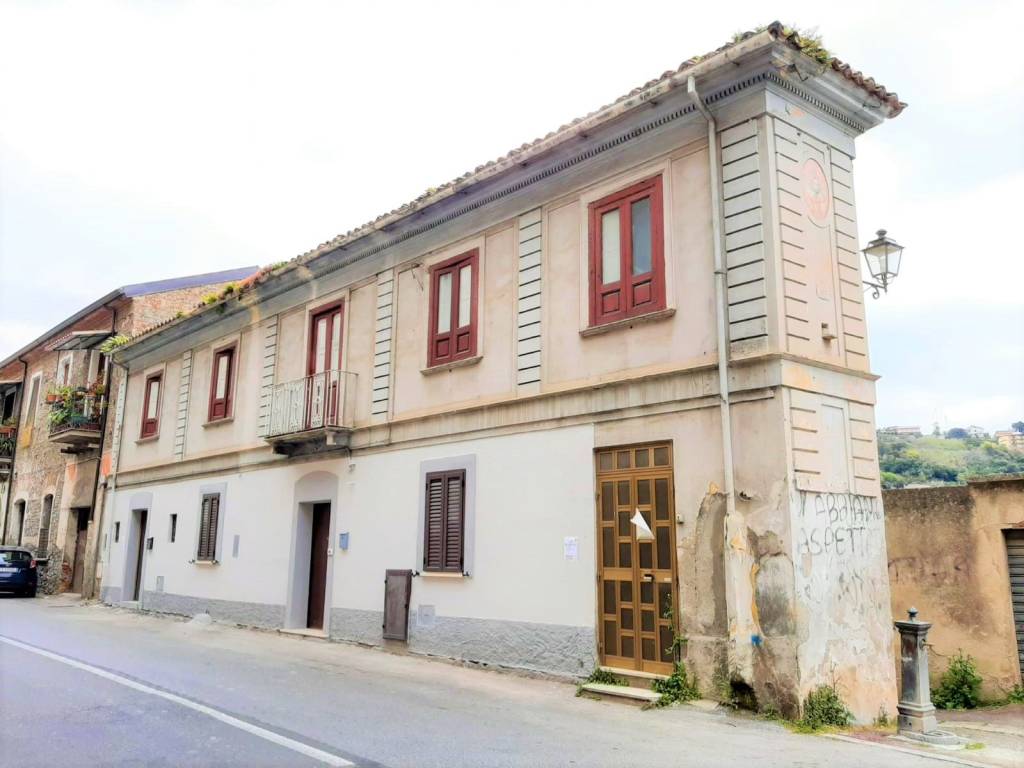 appartamento in vendita a Lamezia Terme in zona Nicastro