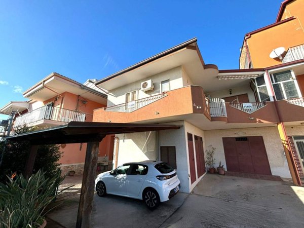 casa indipendente in vendita a Lamezia Terme in zona Sant'Eufemia Vetere