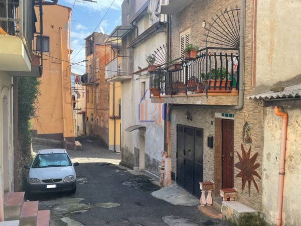 casa indipendente in vendita a Lamezia Terme in zona Nicastro