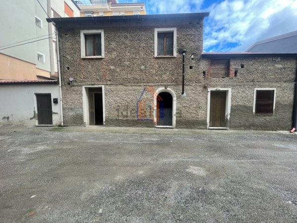 appartamento in vendita a Lamezia Terme in zona Nicastro