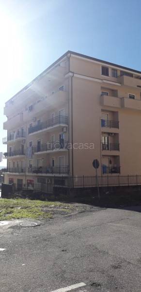 negozio in vendita a Lamezia Terme in zona Sambiase