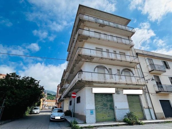 appartamento in vendita a Lamezia Terme in zona Sambiase