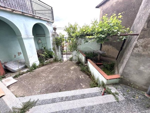 casa indipendente in vendita a Lamezia Terme in zona Nicastro