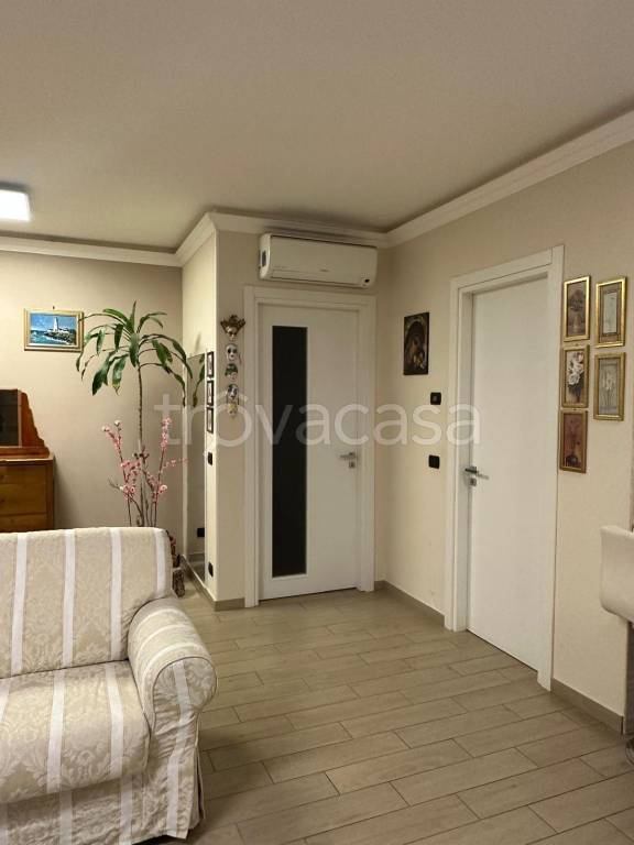 appartamento in vendita a Lamezia Terme in zona Sambiase