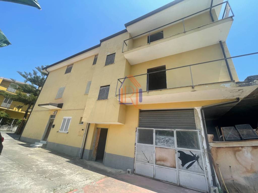 appartamento in vendita a Lamezia Terme in zona Nicastro
