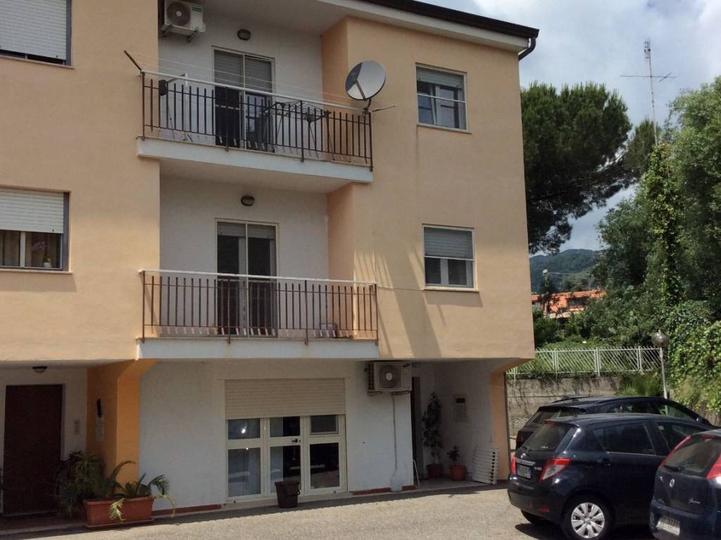 casa indipendente in vendita a Lamezia Terme in zona Nicastro
