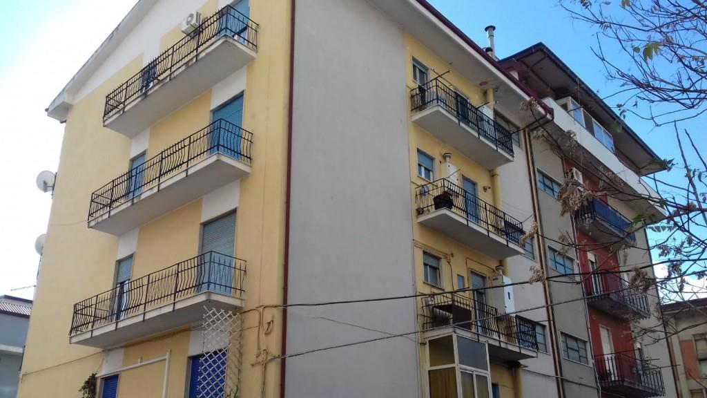 appartamento in vendita a Lamezia Terme in zona Nicastro