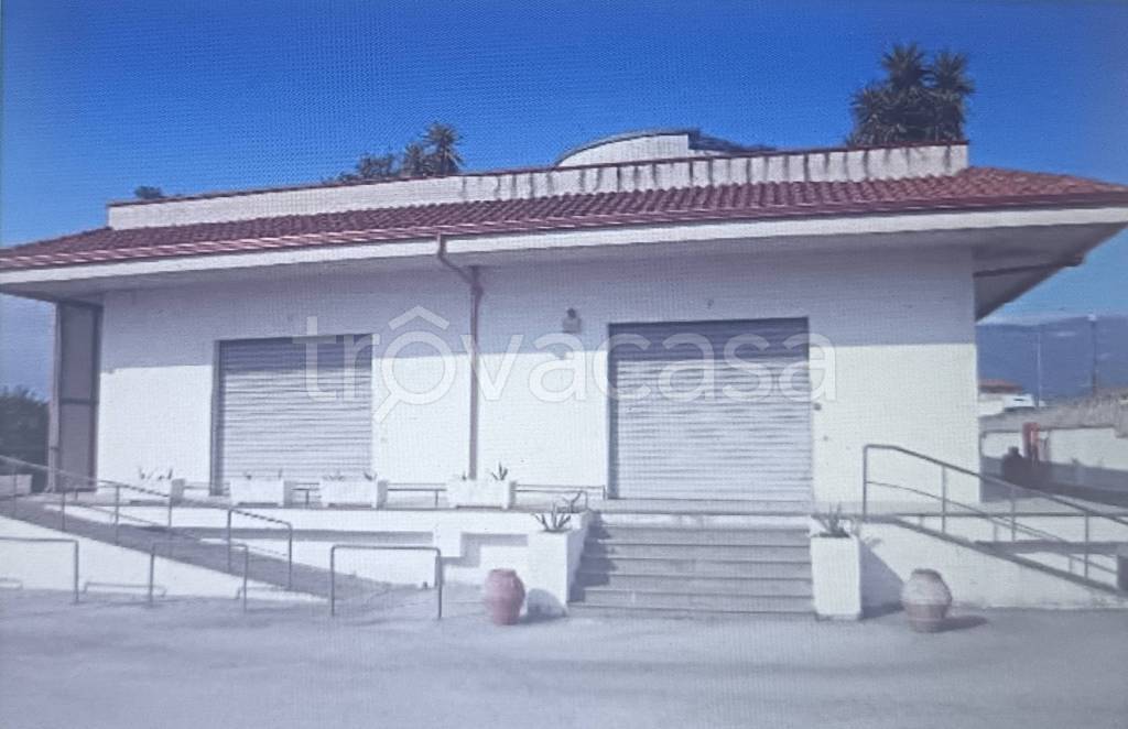 locale commerciale in vendita a Lamezia Terme