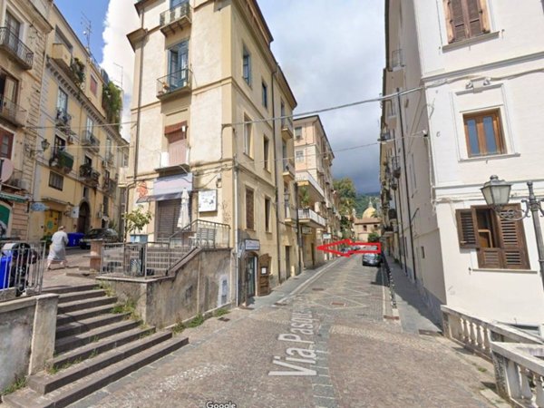 negozio in vendita a Lamezia Terme in zona Nicastro