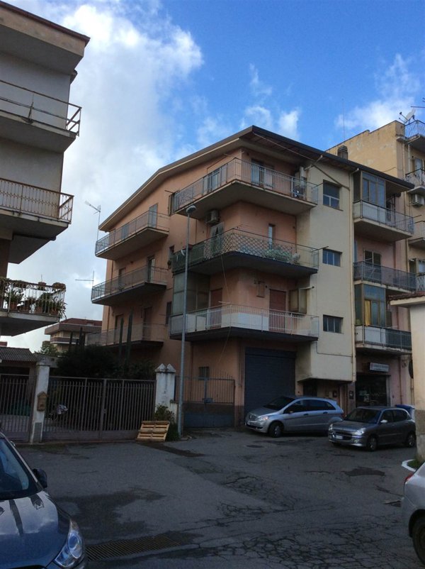 appartamento in vendita a Lamezia Terme in zona Nicastro