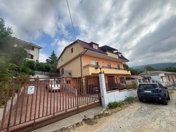 casa indipendente in vendita a Lamezia Terme