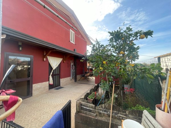 casa indipendente in vendita a Lamezia Terme in zona Nicastro