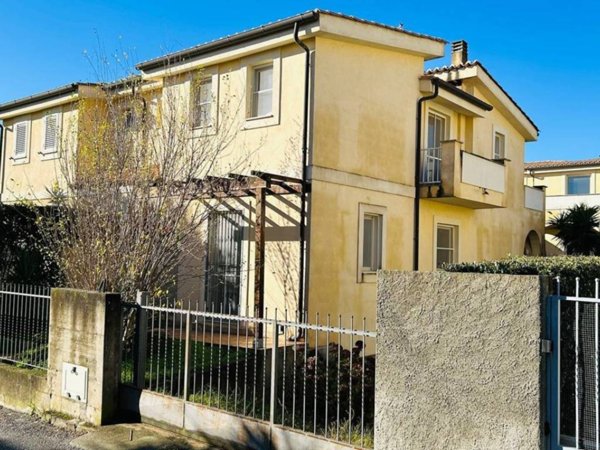 casa indipendente in vendita a Lamezia Terme in zona Nicastro