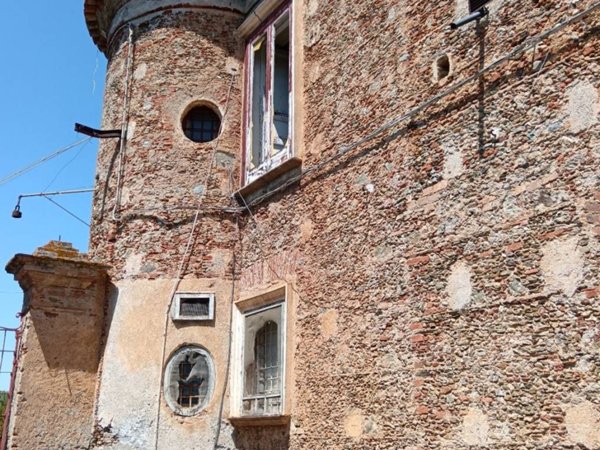 intera palazzina in vendita a Lamezia Terme in zona Sambiase