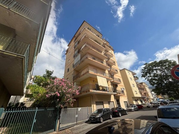 appartamento in vendita a Lamezia Terme in zona Sambiase