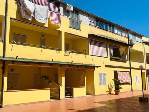 appartamento in vendita a Lamezia Terme in zona Sant'Eufemia Lamezia