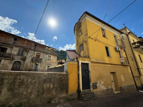casa indipendente in vendita a Lamezia Terme in zona Sambiase