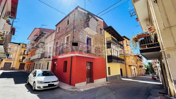 casa indipendente in vendita a Lamezia Terme in zona Sambiase