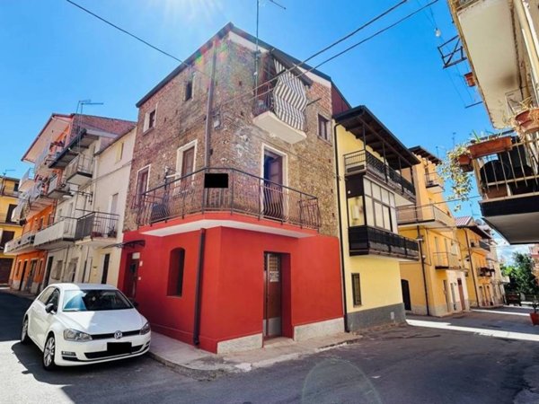 casa indipendente in vendita a Lamezia Terme in zona Sambiase