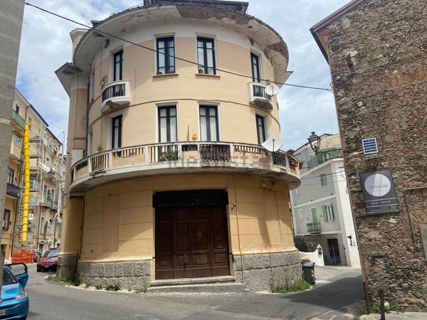 locale commerciale in vendita a Lamezia Terme