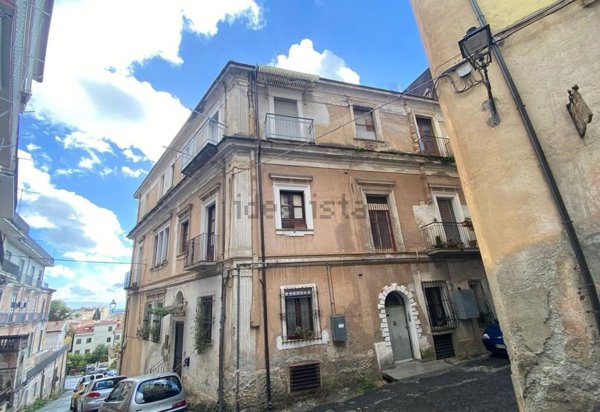 appartamento in vendita a Lamezia Terme in zona Sambiase