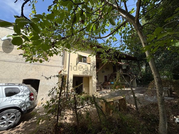esavano in vendita a Lamezia Terme