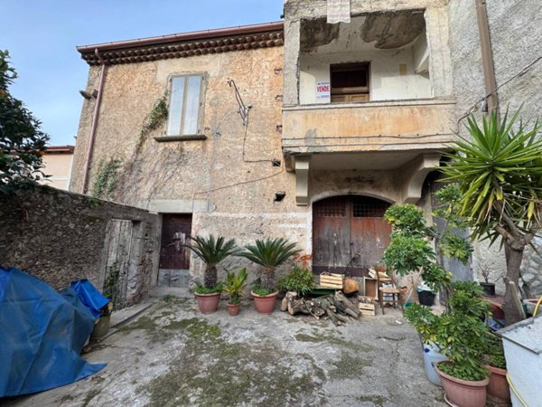 appartamento in vendita a Lamezia Terme in zona Sambiase